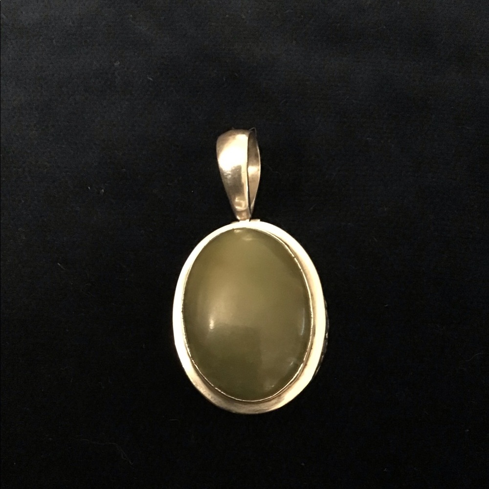 Silver jade pendant